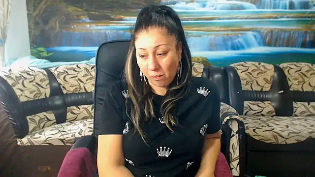 MoistMady online show from November 21, 6:56 am