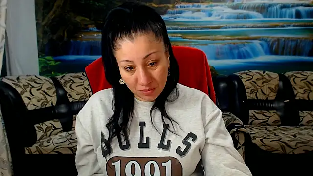 MoistMady online show from March 6, 3:47 am