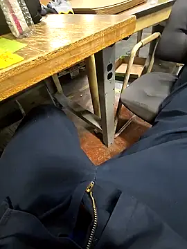 Snapshot of WhiteMeat069 chatting on January 19, 12:49 am WhiteMeat069 online show from January 19, 12:49 am