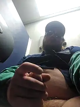 Snapshot of WhiteMeat069 chatting on February 6, 1:05 am WhiteMeat069 online show from February 6, 1:05 am