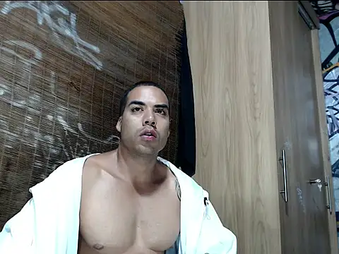 Snapshot of Justin_Frank chatting on November 14, 11:02 pm Justin Frank online show from November 14, 11:02 pm