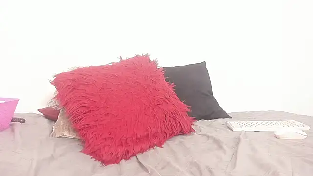 anenchantedtale online show from December 13, 12:39 pm