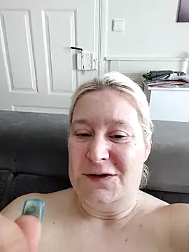 GeileEstelle online show from March 12, 1:40 pm