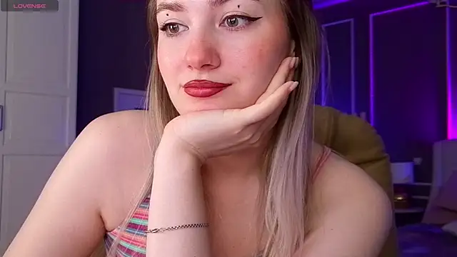 Snapshot of elinanortas chatting on November 8, 1:50 am elinanortas online show from November 8, 1:50 am