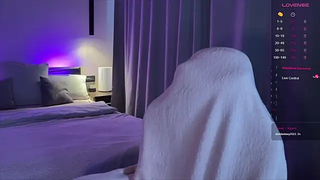 Snapshot of elinanortas chatting on November 28, 4:37 am elinanortas online show from November 28, 4:37 am