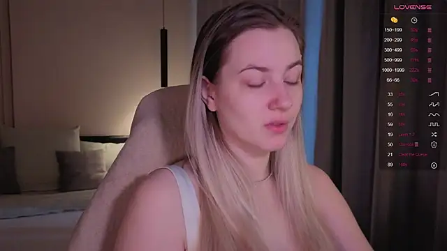 Snapshot of elinanortas chatting on December 19, 5:36 am elinanortas online show from December 19, 5:36 am