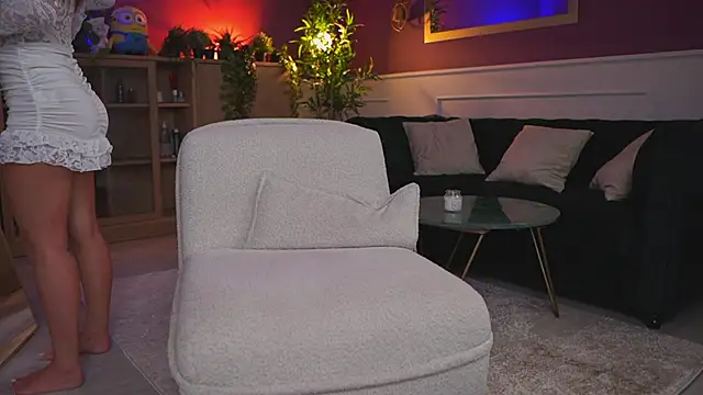 Snapshot of AshleySinn chatting on March 5, 10:44 am AshleySinn online show from March 5, 10:44 am