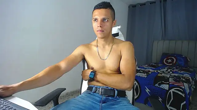 Snapshot of DavidAngell7 chatting on March 8, 12:44 am DavidAngell7 online show from March 8, 12:44 am