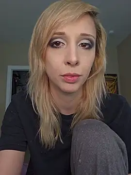 Snapshot of AmethystFoxx chatting on May 15, 5:20 pm AmethystFoxx online show from May 15, 5:20 pm