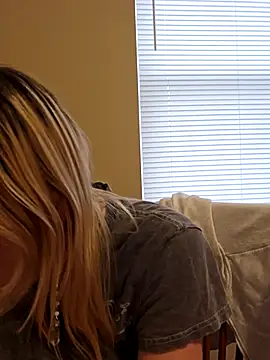Snapshot of AmethystFoxx chatting on June 11, 12:54 am AmethystFoxx online show from June 11, 12:54 am