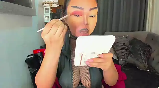 Snapshot of AsianHotieTS chatting on January 18, 8:19 pm AsianHotieTS online show from January 18, 8:19 pm