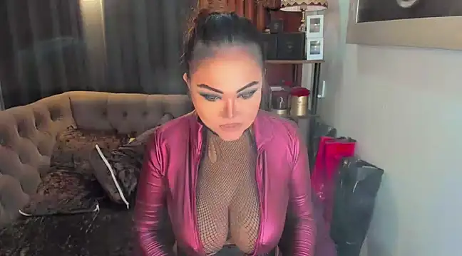 Snapshot of AsianHotieTS chatting on February 6, 2:04 pm AsianHotieTS online show from February 6, 2:04 pm