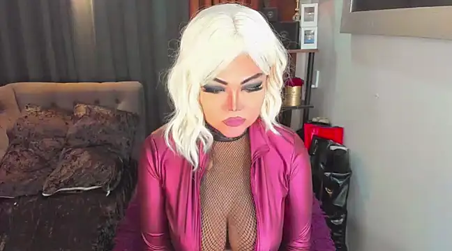 Snapshot of AsianHotieTS chatting on February 7, 7:27 pm AsianHotieTS online show from February 7, 7:27 pm