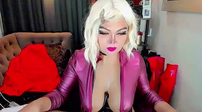 Snapshot of AsianHotieTS chatting on February 21, 8:27 pm AsianHotieTS online show from February 21, 8:27 pm