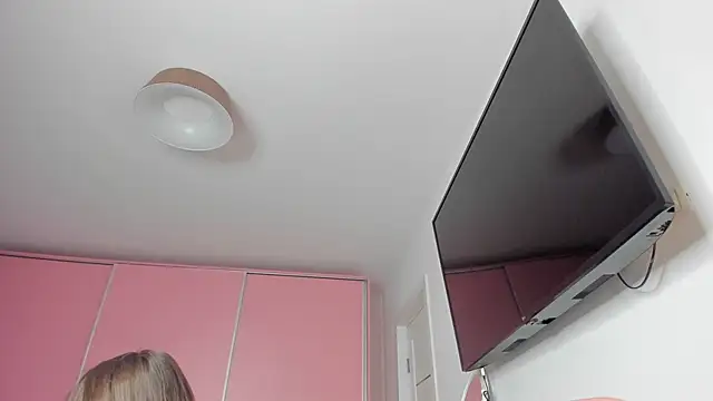 daddysgirl2222 online show from October 19, 3:29 am