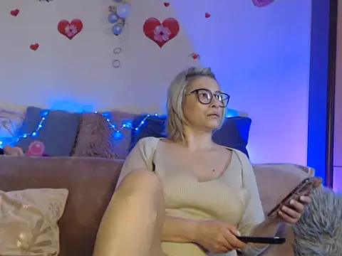 BellaBellaHot online show from February 22, 12:29 pm