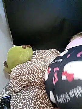 Snapshot of Sweet_asian_kylie chatting on October 19, 5:35 pm Sweet asian kylie online show from October 19, 5:35 pm