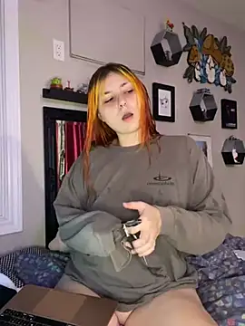 itsbabydashh online show from December 12, 1:43 am