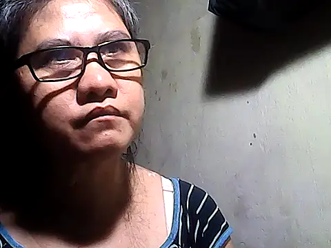 sweetsosie18 online show from December 23, 6:44 am