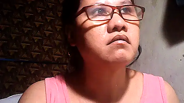 sweetsosie18 online show from April 29, 3:10 am