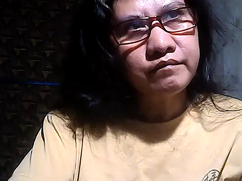 sweetsosie18 online show from June 6, 1:43 am