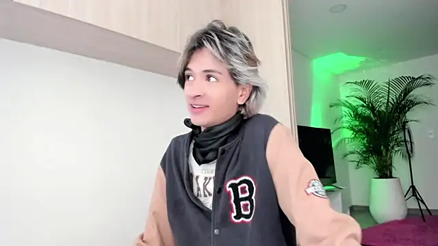 Snapshot of Sweet_Jack1 chatting on September 8, 3:55 pm Sweet Jack1 online show from September 8, 3:55 pm