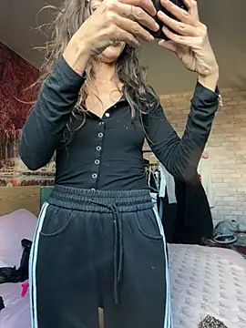 amanilouve online show from March 14, 12:10 pm