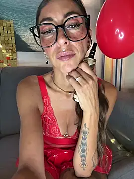 amanilouve online show from May 10, 8:58 pm