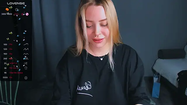 Snapshot of MonaLauu chatting on November 15, 5:31 pm MonaLauu online show from November 15, 5:31 pm