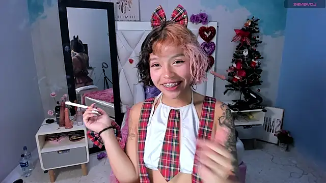 Snapshot of katalina_garcia chatting on January 6, 1:53 am katalina garcia online show from January 6, 1:53 am