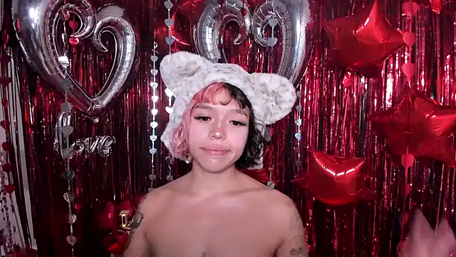 Snapshot of katalina_garcia chatting on February 18, 11:52 pm katalina garcia online show from February 18, 11:52 pm