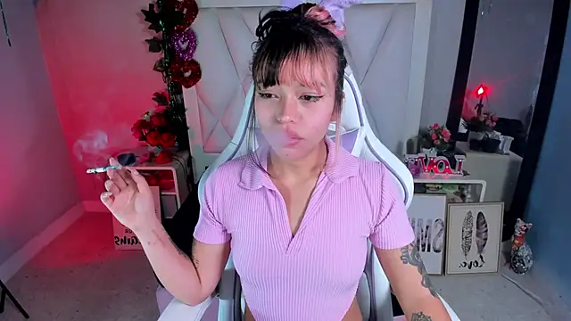 Snapshot of katalina_garcia chatting on November 5, 10:32 pm katalina garcia online show from November 5, 10:32 pm