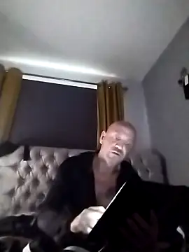 Snapshot of Verynaughtyx chatting on November 23, 10:37 am Verynaughtyx online show from November 23, 10:37 am