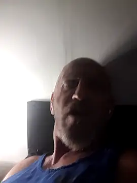 Snapshot of Verynaughtyx chatting on July 25, 2:42 am Verynaughtyx online show from July 25, 2:42 am