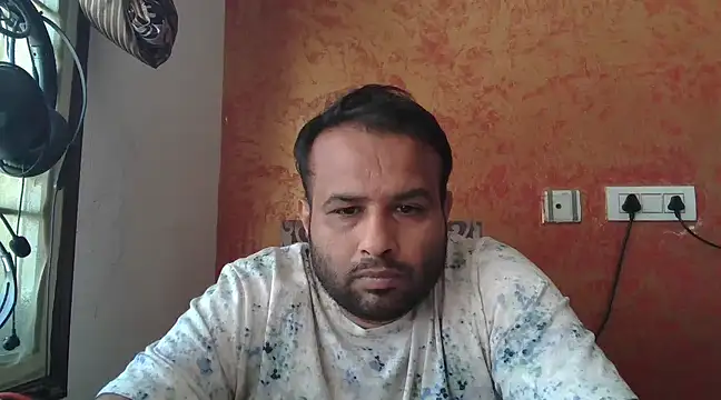 Snapshot of sura11311 chatting on February 14, 6:56 am sura11311 online show from February 14, 6:56 am