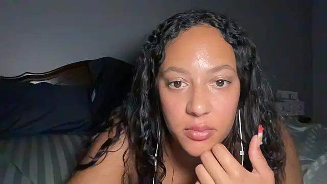 dreamyriri online show from June 13, 3:59 am