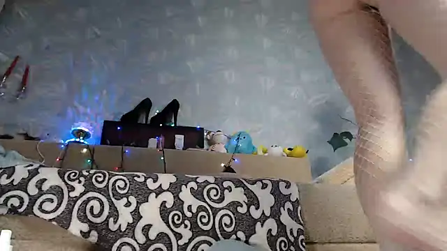 Snapshot of Ria_23 chatting on November 15, 12:19 am Ria 23 online show from November 15, 12:19 am