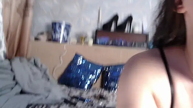 Snapshot of Ria_23 chatting on December 5, 1:58 am Ria 23 online show from December 5, 1:58 am