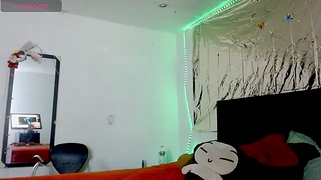 Snapshot of mussa_hott chatting on May 8, 2:17 am mussa hott online show from May 8, 2:17 am