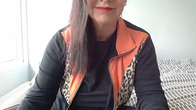 Linda1975 online show from June 15, 12:07 pm