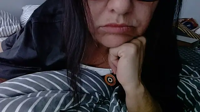 Linda1975 online show from June 16, 6:27 am