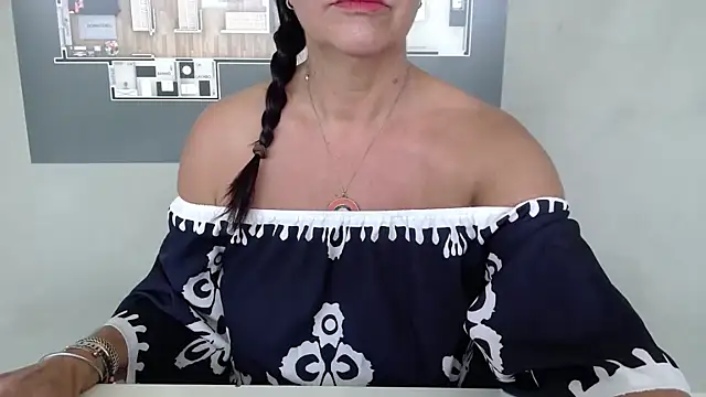 Snapshot of Linda1975 chatting on July 30, 12:48 pm Linda1975 online show from July 30, 12:48 pm