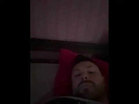 Snapshot of MartinBrandon chatting on May 4, 10:11 am MartinBrandon online show from May 4, 10:11 am