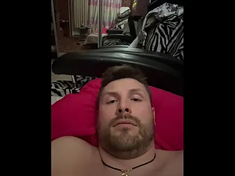 Snapshot of MartinBrandon chatting on May 15, 11:34 pm MartinBrandon online show from May 15, 11:34 pm