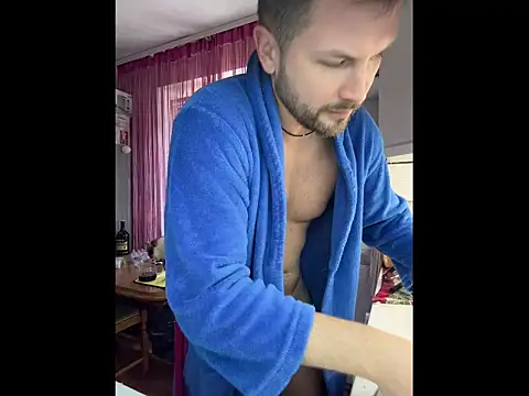 Snapshot of MartinBrandon chatting on June 2, 11:34 am MartinBrandon online show from June 2, 11:34 am