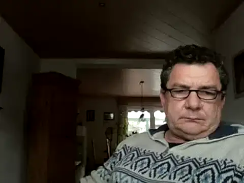 Snapshot of Nobbie444 chatting on April 4, 9:40 am Nobbie444 online show from April 4, 9:40 am