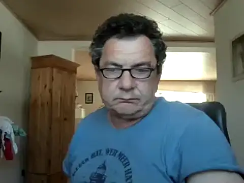 Snapshot of Nobbie444 chatting on April 28, 1:38 pm Nobbie444 online show from April 28, 1:38 pm