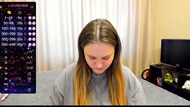 Snapshot of AlanaBrox chatting on February 11, 11:21 am AlanaBrox online show from February 11, 11:21 am