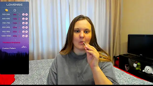 Snapshot of AlanaBrox chatting on March 7, 11:18 am AlanaBrox online show from March 7, 11:18 am