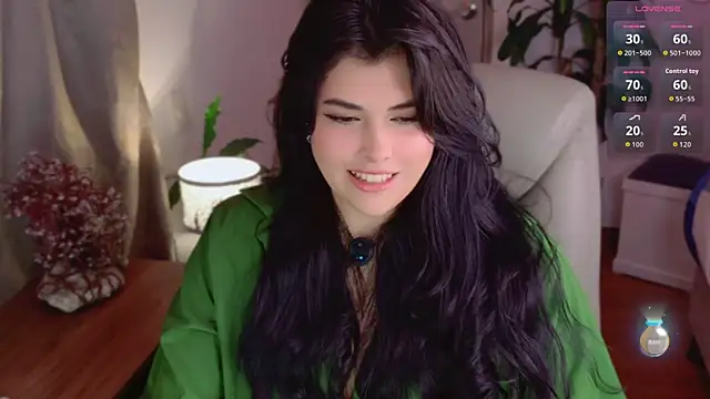 Snapshot of Alyaa_s chatting on June 8, 1:28 am Alyaa s online show from June 8, 1:28 am